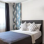 B-hotel