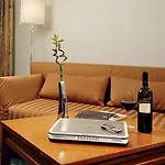 B-hotel