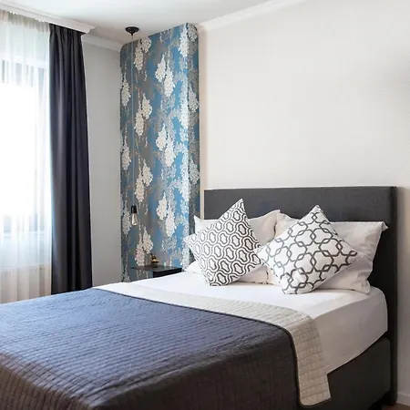B-hotel