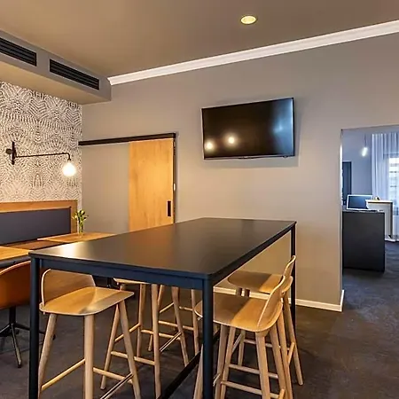 B-hotel