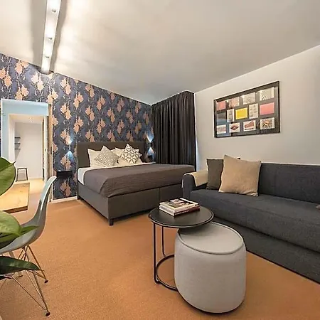 B-hotel