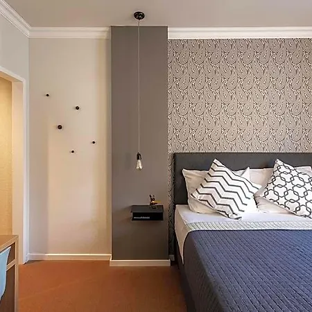 B-hotel 3*