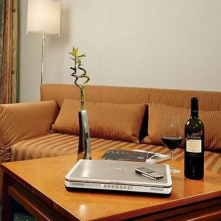 B-hotel