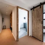 B-hotel