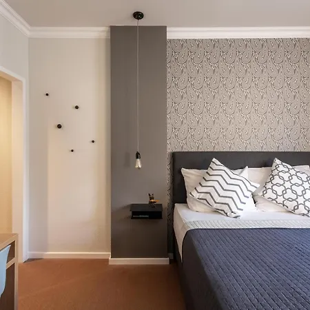 B-hotel Отель Дюссельдорф