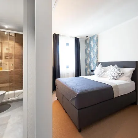 Отель B-hotel 3*