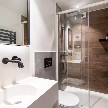 B-hotel Отель 3*