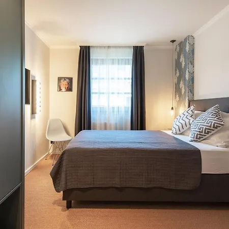 B-hotel Отель Дюссельдорф
