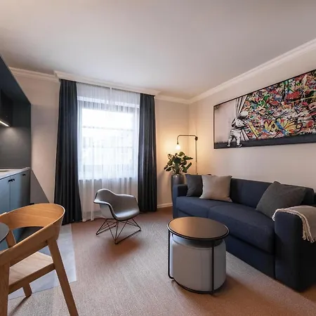 B-hotel Отель