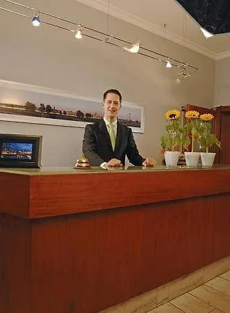 Отель B-hotel Дюссельдорф